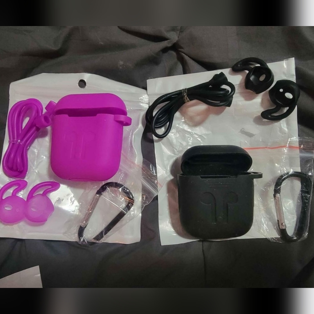 NWT airpod cases